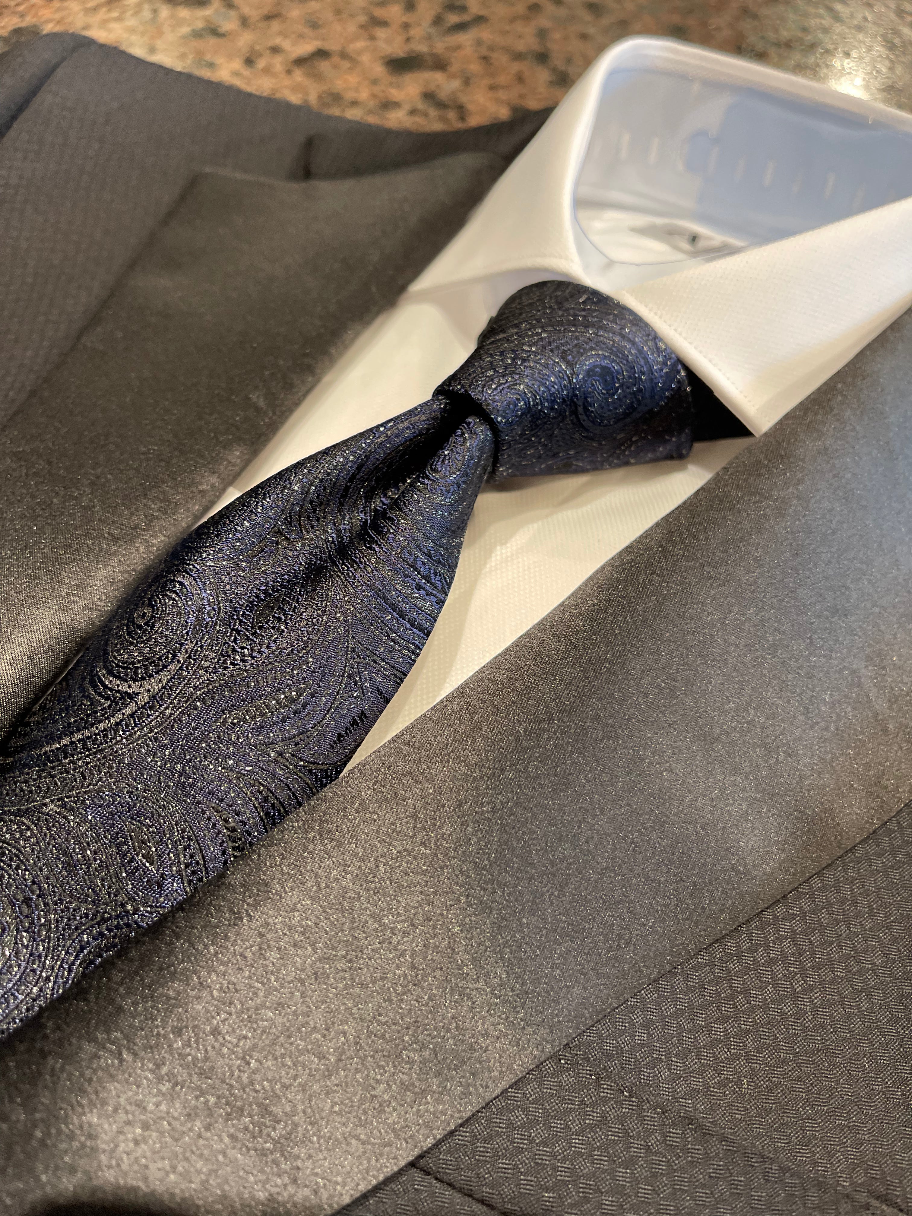 Midnight Mirage, Deep Navy Tie